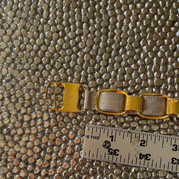 VINTAGE SALVATORE FERRAGAMO cream gold toned logo BELT - Picture 12 of 13